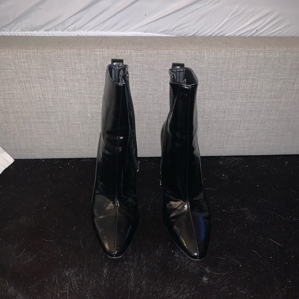 Patent leather Zara bootie heels